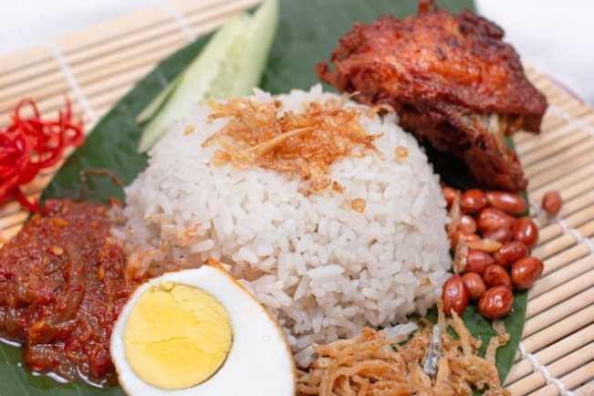 Ilustrasi nasi lemak. (Pexels)